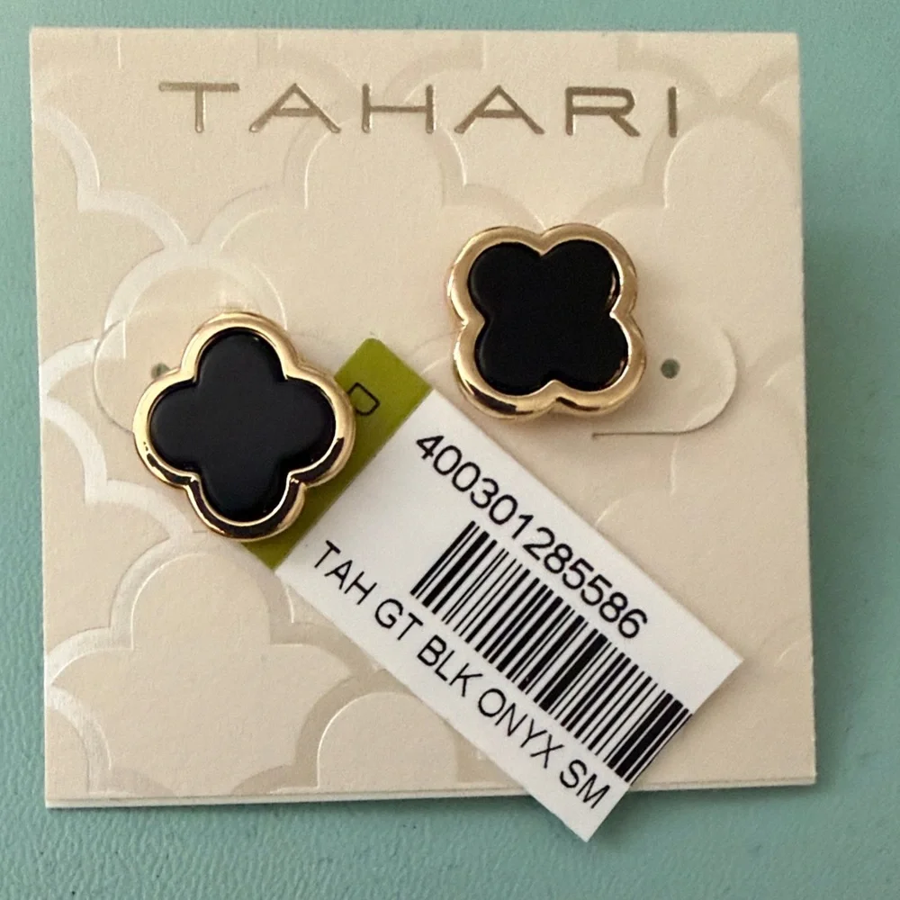 Tahari Classic Style Gold-Tone & Black Clover Stud Earrings NWT ❤️ - Picture 1 of 4
